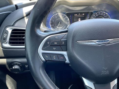 Used 2016 Chrysler 200 Limited w/ Convenience Group FWD image 18