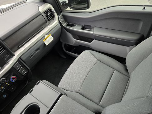 New 2026 Ford F250 XLT w/ FX4 Off-Road Package image 15