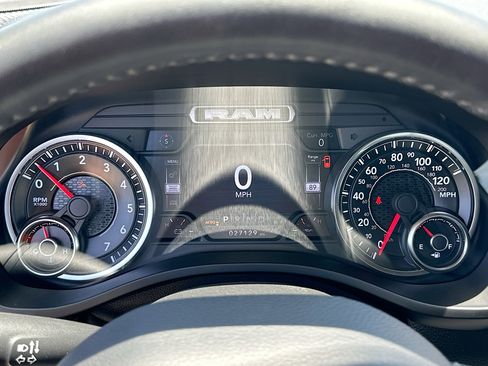 Used 2019 RAM 1500 Laramie w/ Sport Appearance Package AWD/4WD image 12