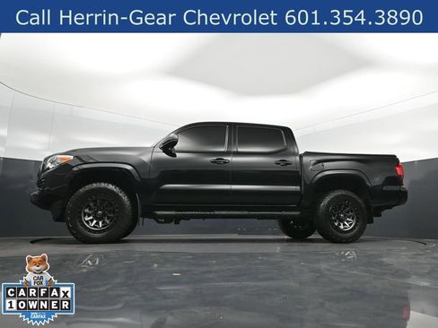 Used 2023 Toyota Tacoma SR AWD/4WD image 40