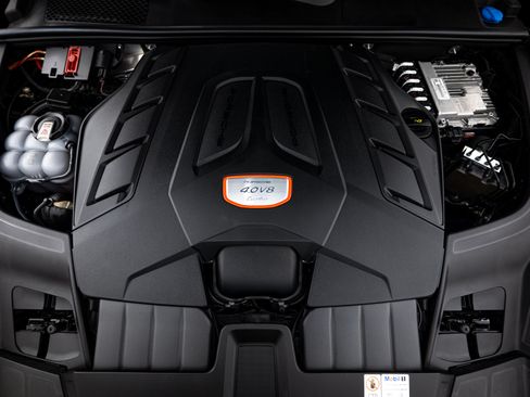 Certified 2023 Porsche Cayenne Turbo AWD/4WD image 25