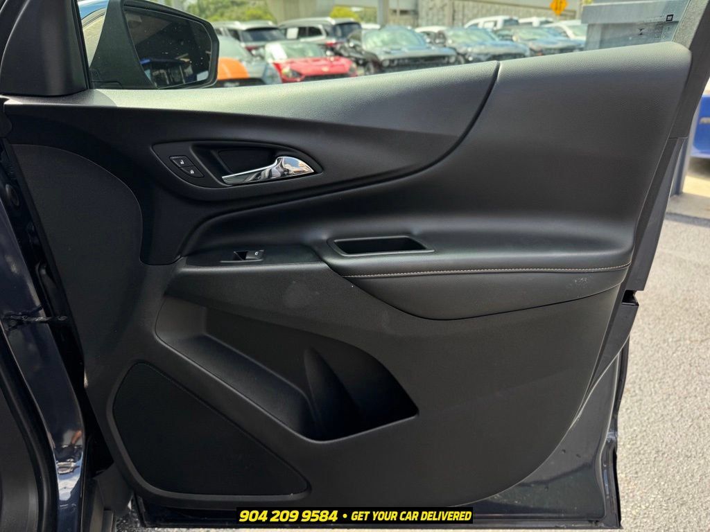 Used 2018 Chevrolet Equinox Premier FWD image 23