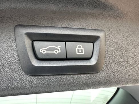 Used 2023 BMW X7 xDrive40i w/ M Sport Package image 17