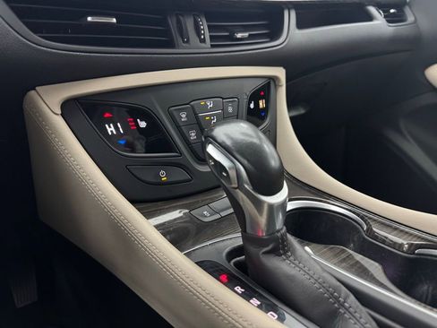 Used 2020 Buick Envision Essence image 27