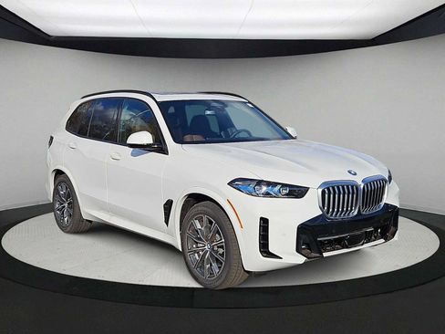 Used 2026 BMW X5 xDrive50e w/ M Sport Package AWD/4WD image 2