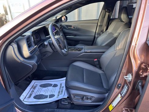 Used 2025 Toyota Crown Signia Limited image 15