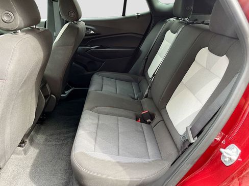Used 2024 Chevrolet Trax RS FWD image 23