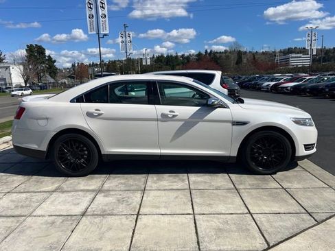 Used 2016 Ford Taurus Limited w/ Equipment Group 301A AWD/4WD image 8