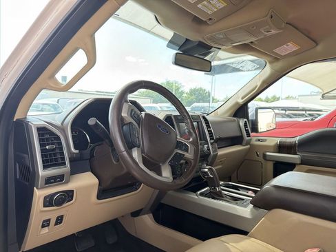 Used 2018 Ford F150 Lariat w/ Equipment Group 502A Luxury AWD/4WD image 7