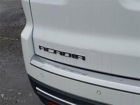 Used 2016 GMC Acadia SLE image 29