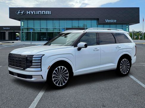 New 2026 Hyundai Palisade Calligraphy FWD image 2