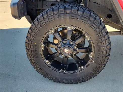 Used 2018 Jeep Wrangler Unlimited Sahara image 7