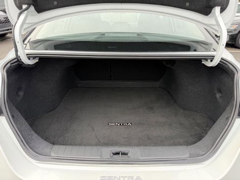 Used 2025 Nissan Sentra SR w/ SR Premium Package image 25