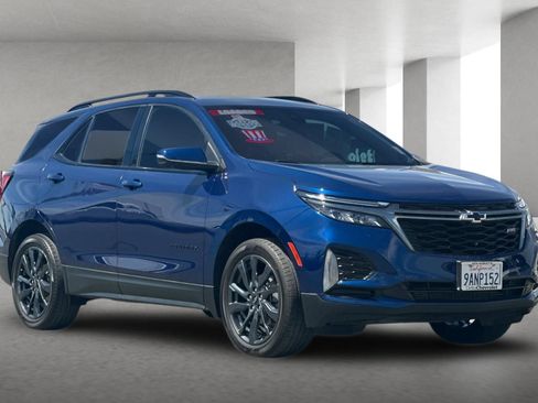 Used 2022 Chevrolet Equinox RS w/ RS Leather Package FWD image 2