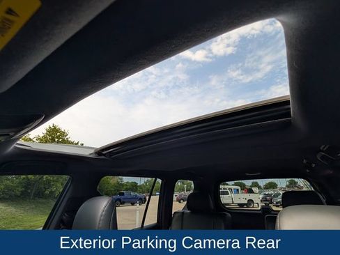 Used 2023 Lexus GX 460 Luxury w/ Sport Design Package AWD/4WD image 28