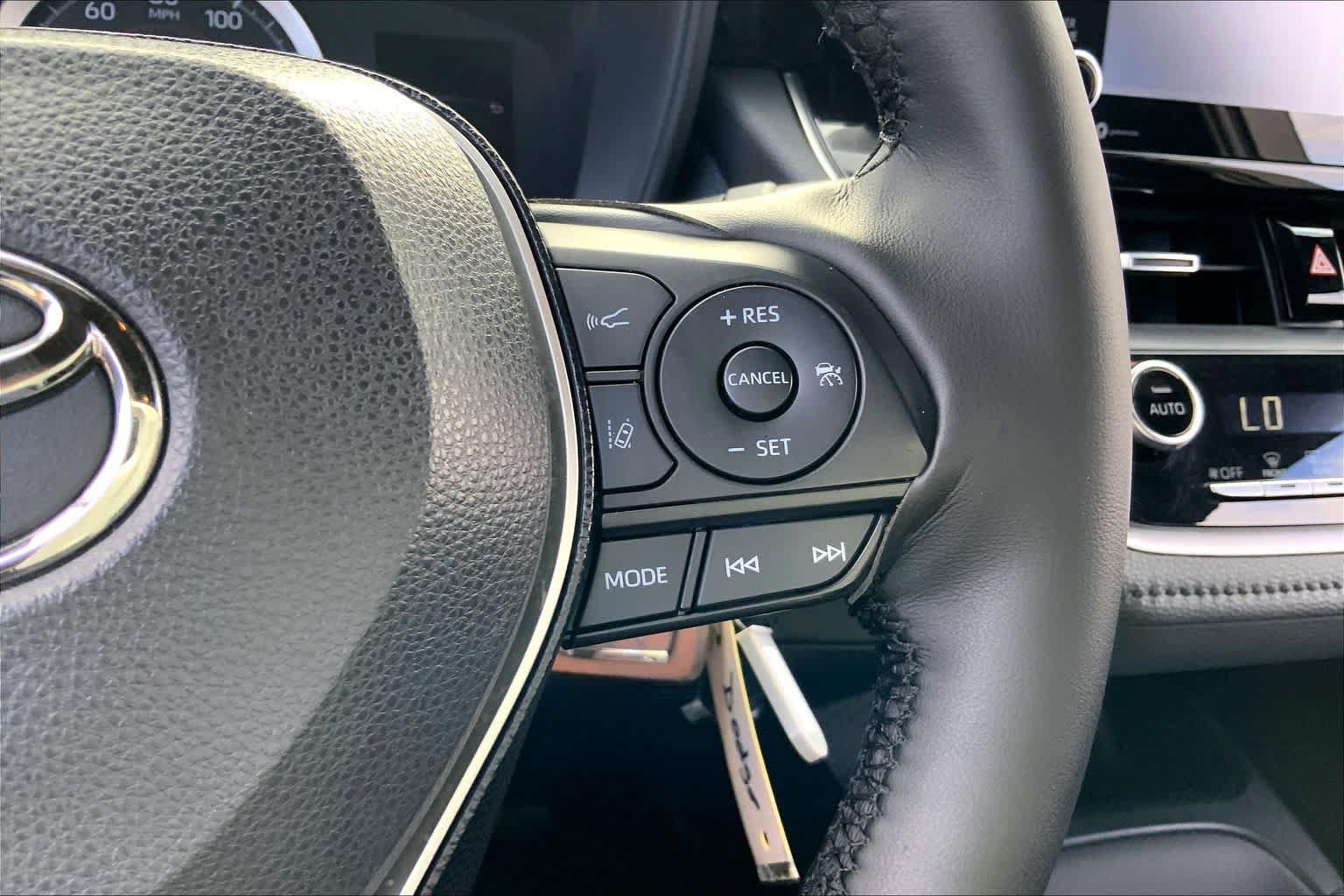 Used 2021 Toyota Corolla SE FWD image 24