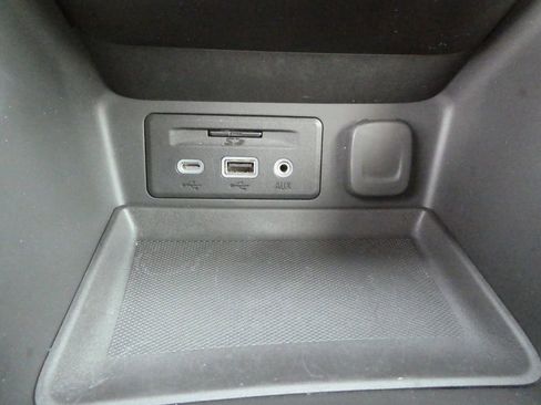 Used 2023 GMC Terrain AT4 w/ Infotainment Package II image 32