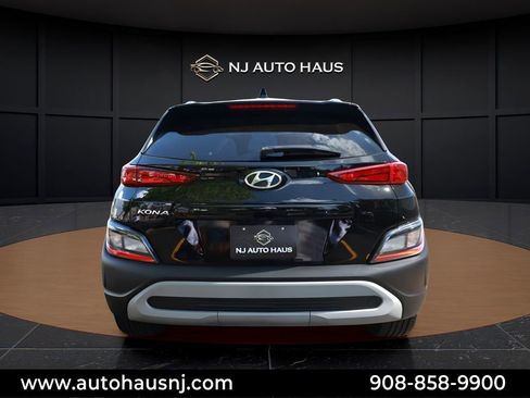 Used 2022 Hyundai Kona SEL w/ Cargo Package FWD image 11