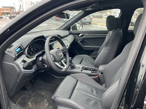 Used 2025 Audi Q3 2.0T Premium w/ Convenience Package image 5
