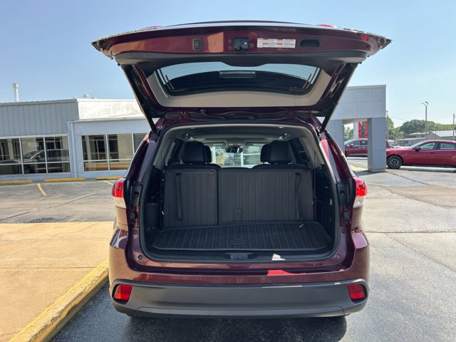 Used 2018 Toyota Highlander XLE AWD/4WD image 10