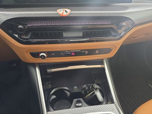 Used 2025 BMW 330i xDrive Sedan w/ Convenience Package image 26