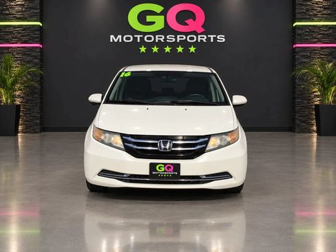 Used 2016 Honda Odyssey SE image 2