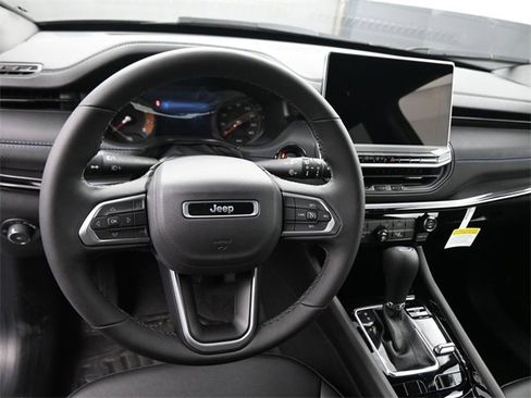 New 2026 Jeep Compass Latitude image 41