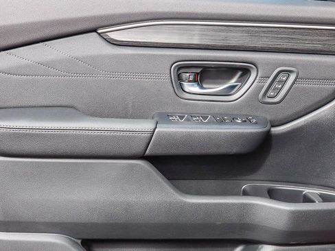 New 2026 Honda Pilot Touring image 17