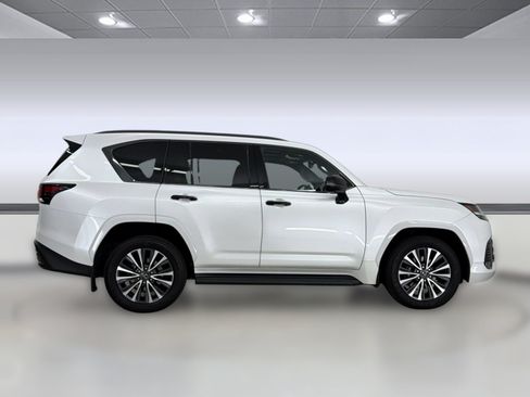 Used 2024 Lexus LX 600 4WD w/ Appearance Package image 8
