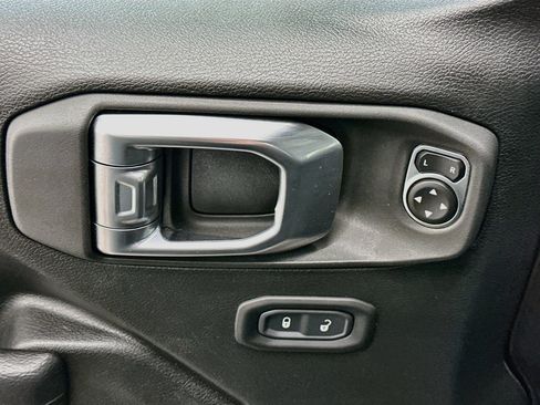 Used 2023 Jeep Wrangler Unlimited AWD/4WD image 15