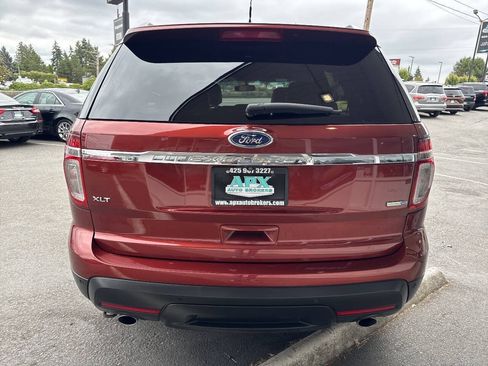 Used 2014 Ford Explorer XLT w/ Equipment Group 202A AWD/4WD image 4