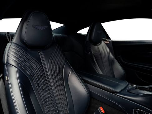 Used 2017 Aston Martin DB11 V12 RWD image 33