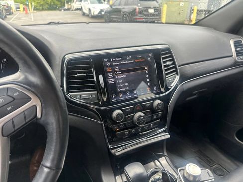 Used 2019 Jeep Grand Cherokee Limited w/ Trailer Tow Group IV AWD/4WD image 7