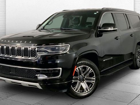 Used 2024 Jeep Wagoneer L Series II w/ Flexible Seating Group AWD/4WD image 12