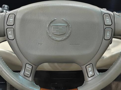 Used 2003 Cadillac De Ville DTS w/ Premium Luxury Package FWD image 5