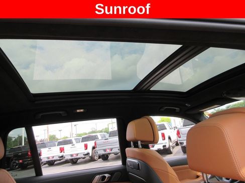 Used 2023 BMW X7 xDrive40i w/ Executive Package AWD/4WD image 16