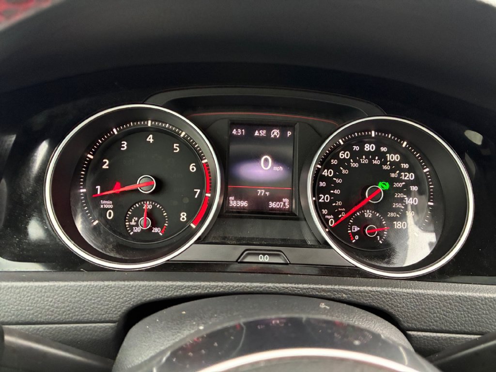 Used 2020 Volkswagen GTI SE FWD image 23