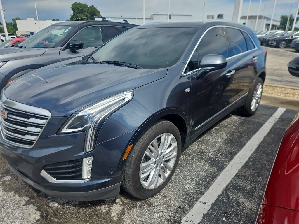 Used 2019 Cadillac XT5 Premium Luxury w/ Driver Assist Package AWD/4WD image 2