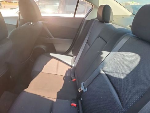 Used 2010 MAZDA MAZDA3 i Touring image 6