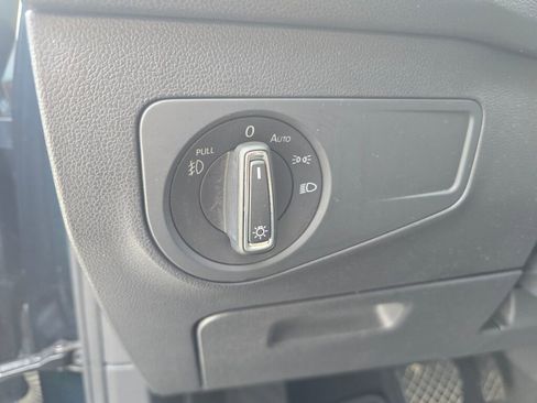 Used 2019 Volkswagen Tiguan SEL image 23