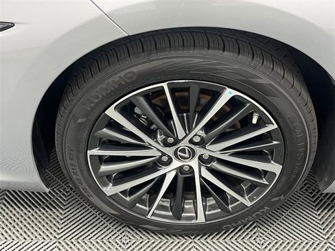 Certified 2024 Lexus ES 300h w/ Premium Package image 23