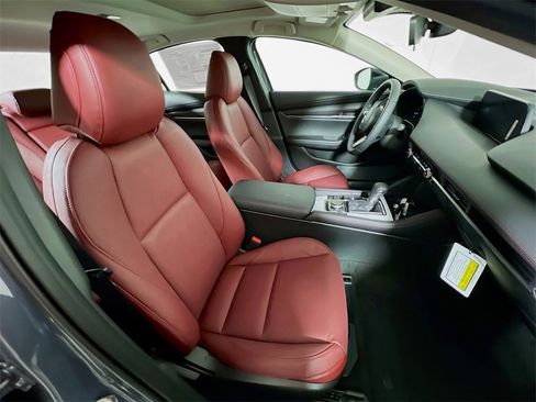 Used 2025 MAZDA MAZDA3 s image 22