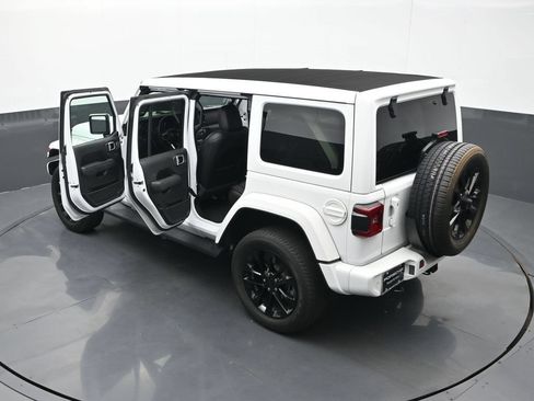Used 2021 Jeep Wrangler Unlimited Sahara AWD/4WD image 27