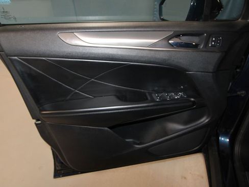 Used 2015 Lincoln MKC Base w/ Equipment Group 101A Select image 5