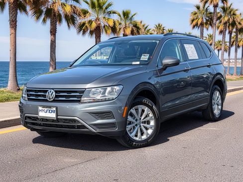 Used 2019 Volkswagen Tiguan SE FWD image 2