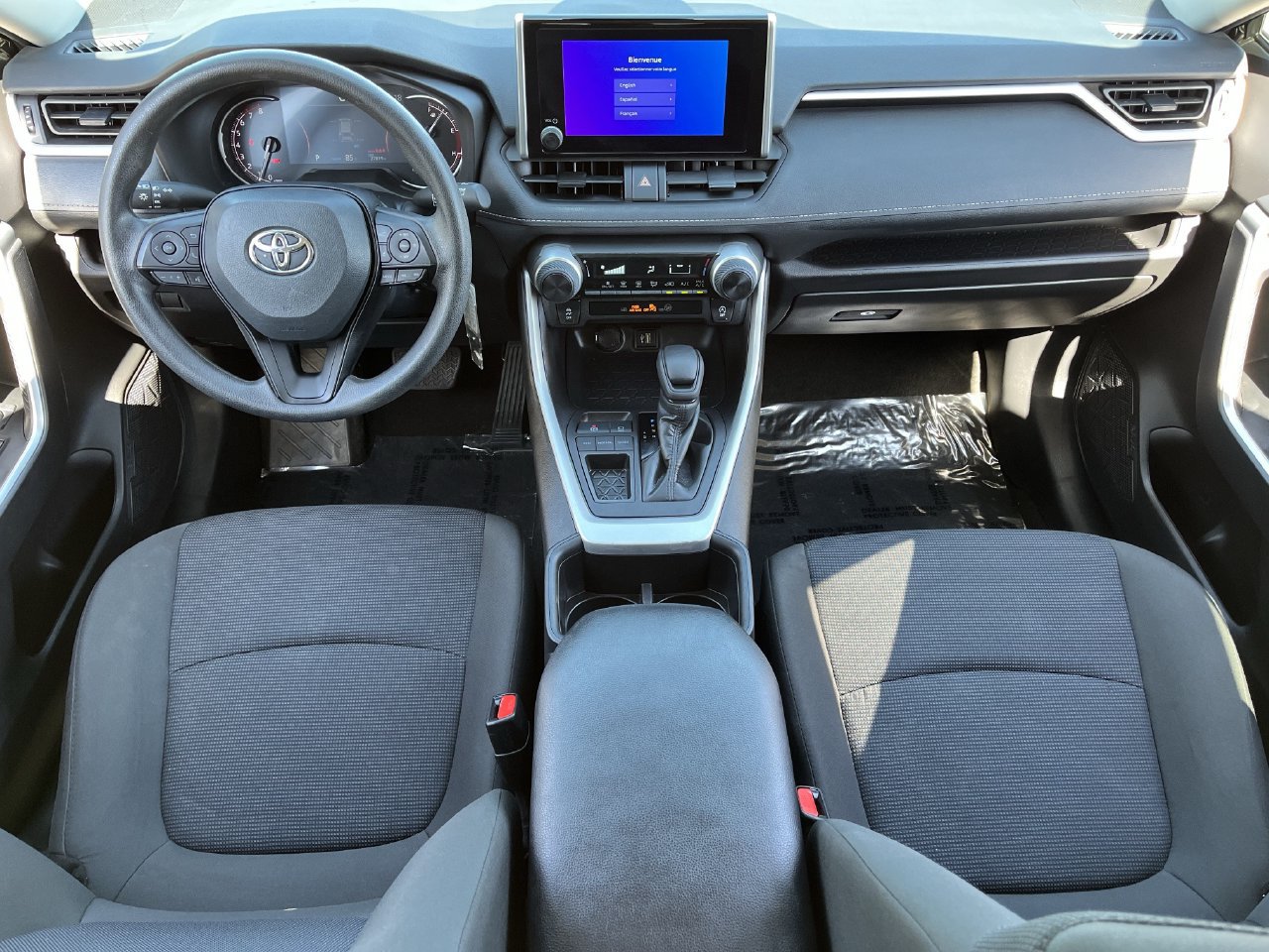 Used 2024 Toyota RAV4 LE FWD image 9