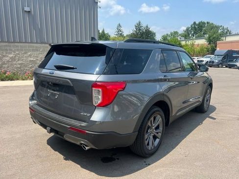 Used 2024 Ford Explorer XLT w/ Equipment Group 202A AWD/4WD image 5