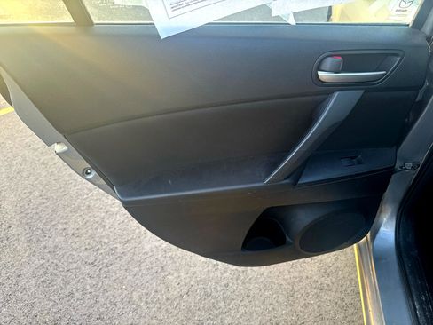 Used 2013 MAZDA MAZDA3 i Touring image 21