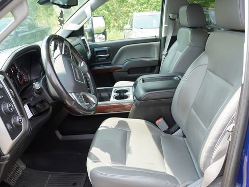Used 2015 GMC Sierra 2500 SLT w/ Duramax Plus Package AWD/4WD image 4