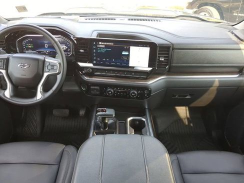 Used 2025 Chevrolet Silverado 1500 LT Trail Boss w/ Convenience Package II image 12